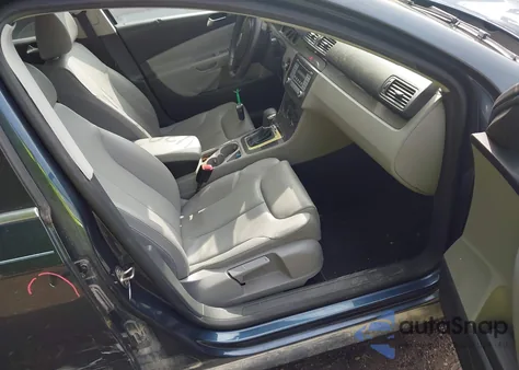 2008 Volkswagen Passat Turbo из США, поврежденный, VIN WVWXK73C58E234589